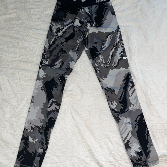 NIKE Pro Hyperwarm Womens Leggings - Picture 3 of 6